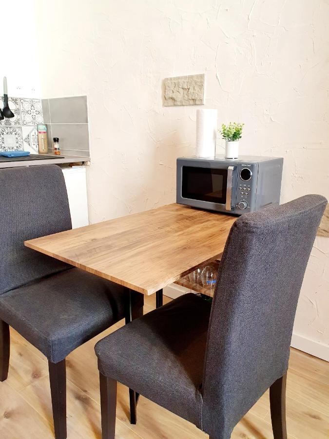 Ferienwohnung Studio Renove De 20 M2 Pour Deux Personnes Blaye-Les-Mines Exterior foto