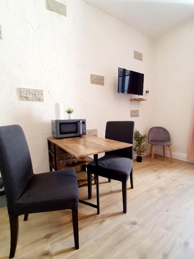 Ferienwohnung Studio Renove De 20 M2 Pour Deux Personnes Blaye-Les-Mines Exterior foto